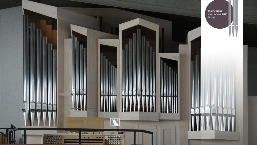 Eine Frontalansicht auf die Orgel in der Stephanuskirche in Unterliederbach