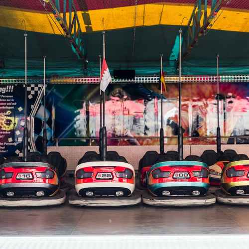 Geprakte Autoscooter Autos